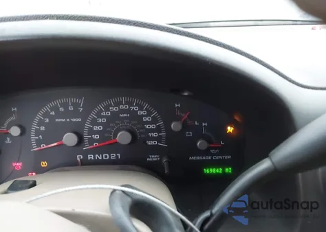 2004 Ford Expedition Xlt z USA, uszkodzony, nr VIN 1FMRU15W44LA35137